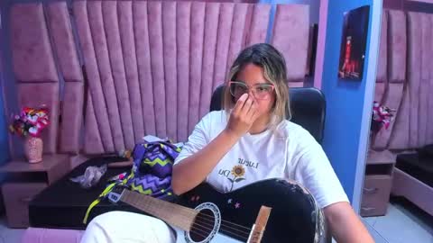 Snapshot of olivia_fox69 chatting on 01.17.25 OLIVIA online show from 01.17.25