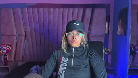 Snapshot of olivia_fox69 chatting on 01.21.25 OLIVIA online show from 01.21.25