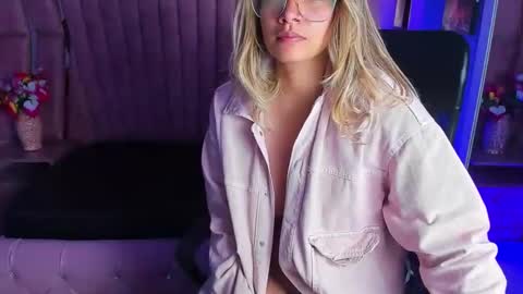 Snapshot of olivia_fox69 chatting on 01.29.25 OLIVIA online show from 01.29.25