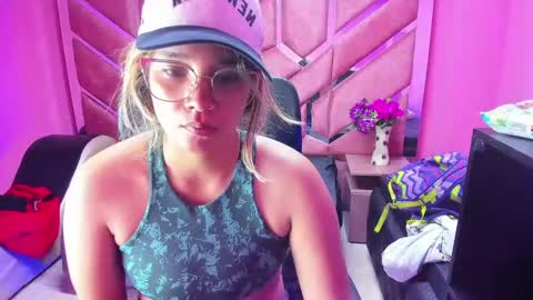 Snapshot of olivia_fox69 chatting on 01.30.25 OLIVIA online show from 01.30.25