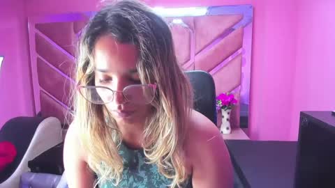 Snapshot of olivia_fox69 chatting on 01.31.25 OLIVIA online show from 01.31.25