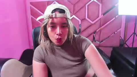 Snapshot of olivia_fox69 chatting on 02.02.25 OLIVIA online show from 02.02.25