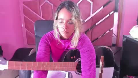 Snapshot of olivia_fox69 chatting on 02.04.25 OLIVIA online show from 02.04.25