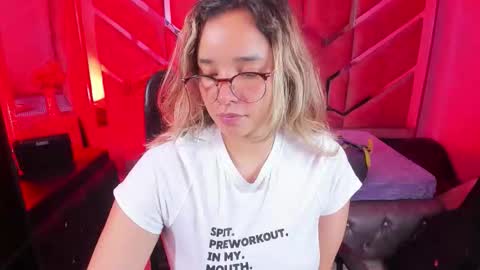 Snapshot of olivia_fox69 chatting on 10.23.25 OLIVIA online show from 10.23.25