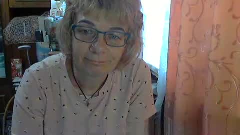 Olivia Mia online show from 05.13.26