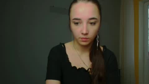 Snapshot of olivia_oliv chatting on 12.12.24 Olivia online show from 12.12.24