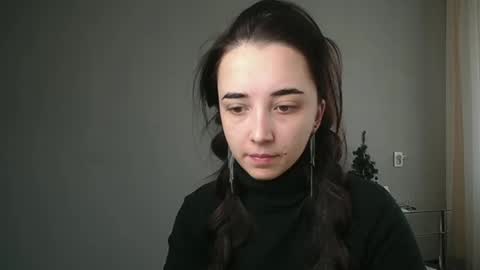 Snapshot of olivia_oliv chatting on 02.17.25 Olivia online show from 02.17.25