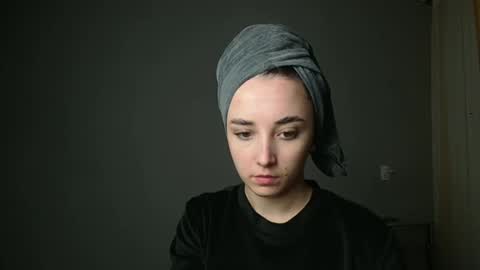 Snapshot of olivia_oliv chatting on 02.22.25 Olivia online show from 02.22.25