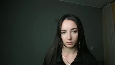 Snapshot of olivia_oliv chatting on 02.24.25 Olivia online show from 02.24.25