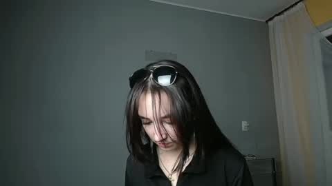 Snapshot of olivia_oliv chatting on 03.06.25 Olivia online show from 03.06.25