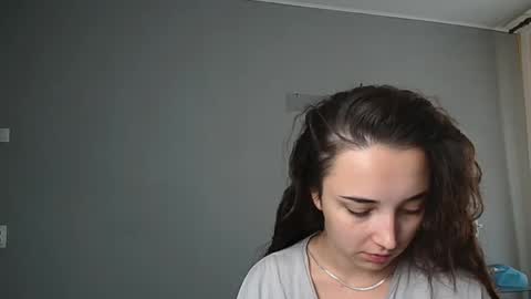 Snapshot of olivia_oliv chatting on 09.20.25 Olivia online show from 09.20.25