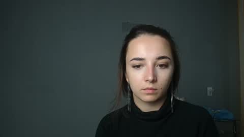 Snapshot of olivia_oliv chatting on 09.27.25 Olivia online show from 09.27.25