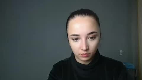 Snapshot of olivia_oliv chatting on 09.29.25 Olivia online show from 09.29.25