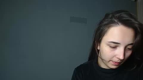 Snapshot of olivia_oliv chatting on 10.03.25 Olivia online show from 10.03.25