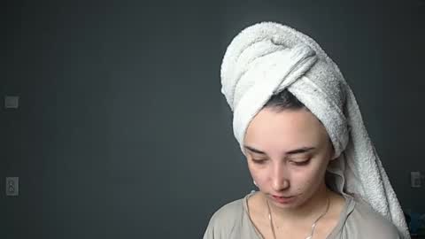 Snapshot of olivia_oliv chatting on 10.10.25 Olivia online show from 10.10.25