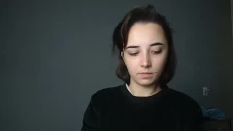 Snapshot of olivia_oliv chatting on 10.25.25 Olivia online show from 10.25.25