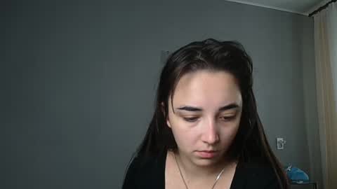 Snapshot of olivia_oliv chatting on 10.28.25 Olivia online show from 10.28.25