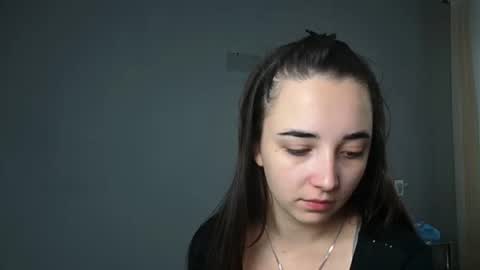 Snapshot of olivia_oliv chatting on 10.30.25 Olivia online show from 10.30.25