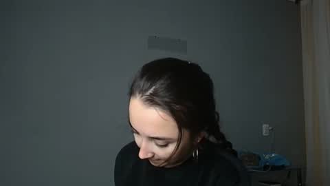 Snapshot of olivia_oliv chatting on 11.04.25 Olivia online show from 11.04.25