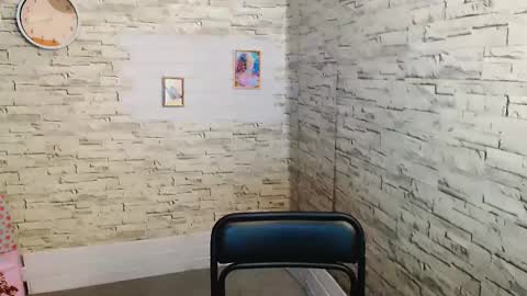 Olivia online show from 02.10.25