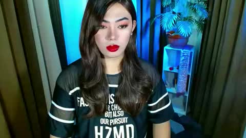 Miss OLIVIA online show from 10.17.25