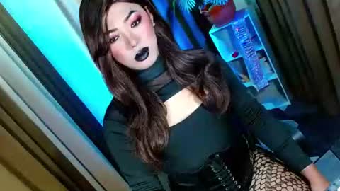 Miss OLIVIA online show from 10.26.25