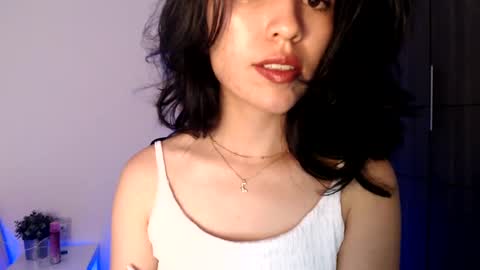 Snapshot of oliviaaa__ chatting on 02.18.25 oliviaaa__ online show from 02.18.25