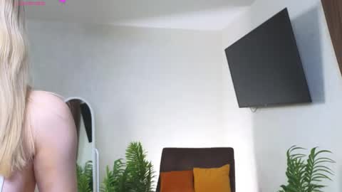 Olivia online show from 04.04.26