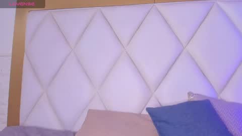 OLIVIA online show from 02.04.25