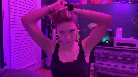 Snapshot of oliviahansleyy chatting on 02.14.25 Olivia online show from 02.14.25