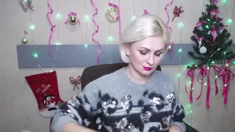 Snapshot of oliviahorst chatting on 12.21.24 OliviaHorst online show from 12.21.24