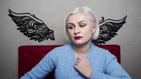 Snapshot of oliviahorst chatting on 02.08.25 OliviaHorst online show from 02.08.25