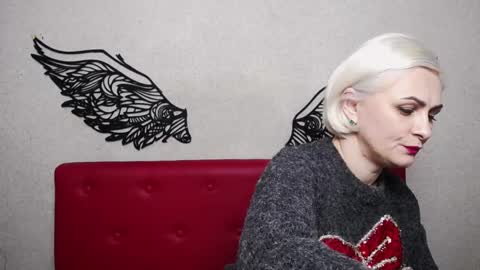 Snapshot of oliviahorst chatting on 02.09.25 OliviaHorst online show from 02.09.25