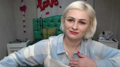 Snapshot of oliviahorst chatting on 03.12.25 OliviaHorst online show from 03.12.25