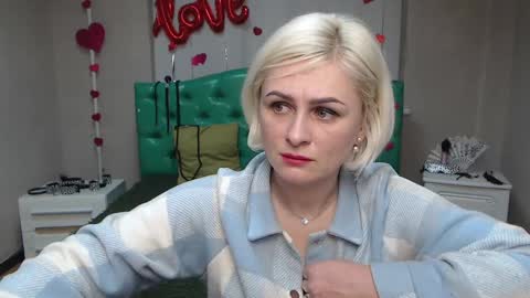 Snapshot of oliviahorst chatting on 03.12.25 OliviaHorst online show from 03.12.25