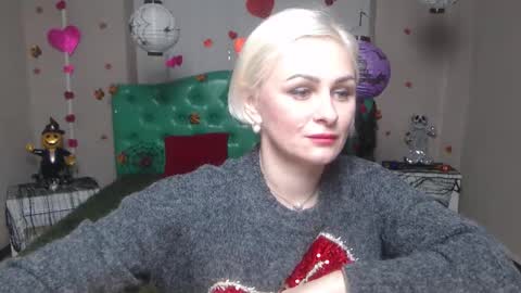 Snapshot of oliviahorst chatting on 11.09.25 OliviaHorst online show from 11.09.25