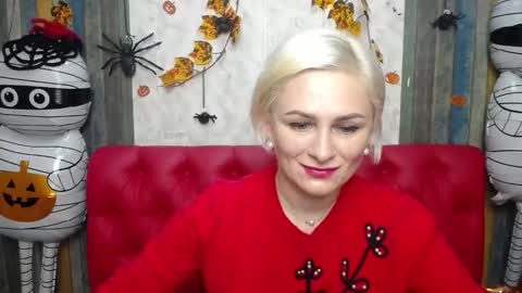Snapshot of oliviahorst chatting on 11.12.25 OliviaHorst online show from 11.12.25