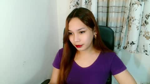 oliviahutton online show from 05.18.26