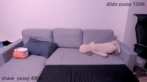 Snapshot of olivialukas chatting on 10.22.25 OliviaLukas online show from 10.22.25