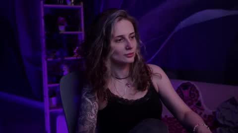 Snapshot of oliviamcclean chatting on 09.17.25 Liv online show from 09.17.25