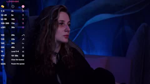 Snapshot of oliviamcclean chatting on 11.07.25 Liv online show from 11.07.25