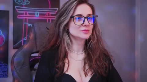 Snapshot of oliviamcclean chatting on 02.11.26 Liv online show from 02.11.26