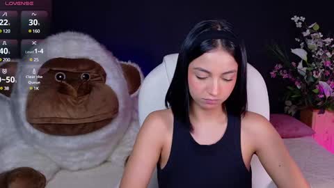 Olivia Mcneill  online show from 02.04.25