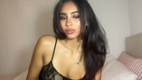 Snapshot of oliviasinclairrr chatting on 06.19.26 Olivia online show from 06.19.26