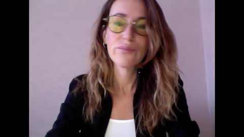 olyra11 online show from 02.25.26