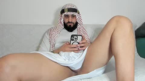 Snapshot of omar_xoxo chatting on 04.04.26 Omar online show from 04.04.26