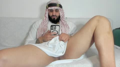 Snapshot of omar_xoxo chatting on 04.16.26 Omar online show from 04.16.26