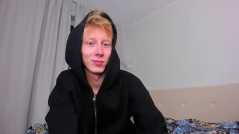 Snapshot of omg_pie chatting on 10.06.25 Mars online show from 10.06.25