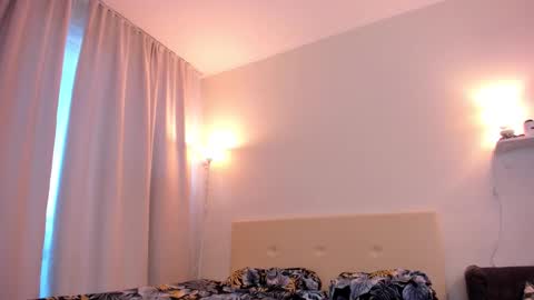 Snapshot of omg_pie chatting on 10.18.25 Mars online show from 10.18.25