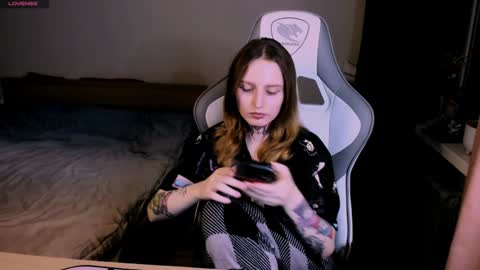 Snapshot of on_yxxx chatting on 12.19.24 on_yxxx online show from 12.19.24